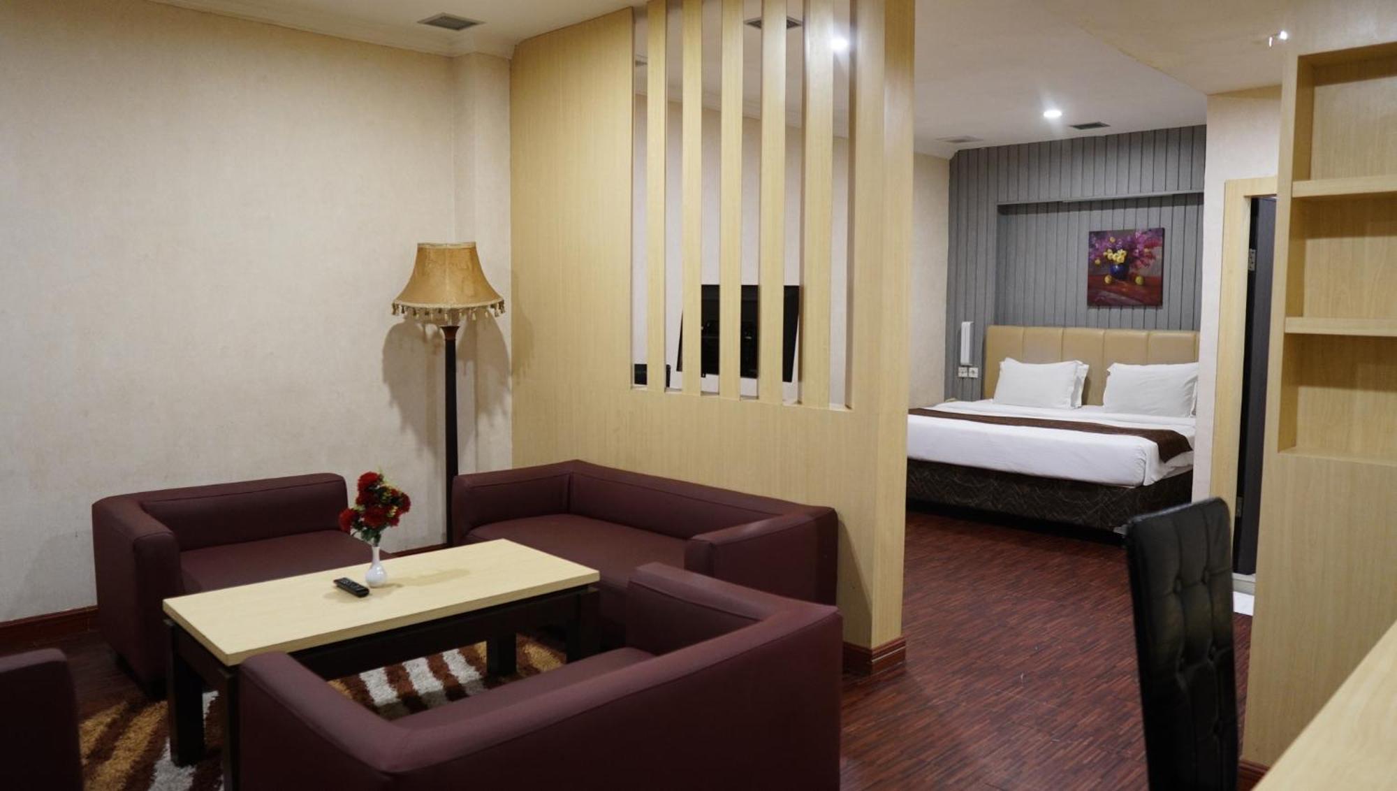 Hotel New Hollywood 3*