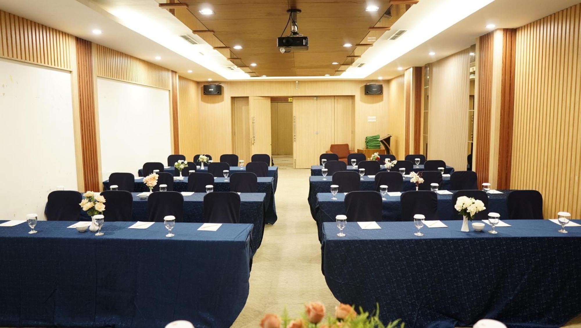New Hollywood 3* Pekanbaru