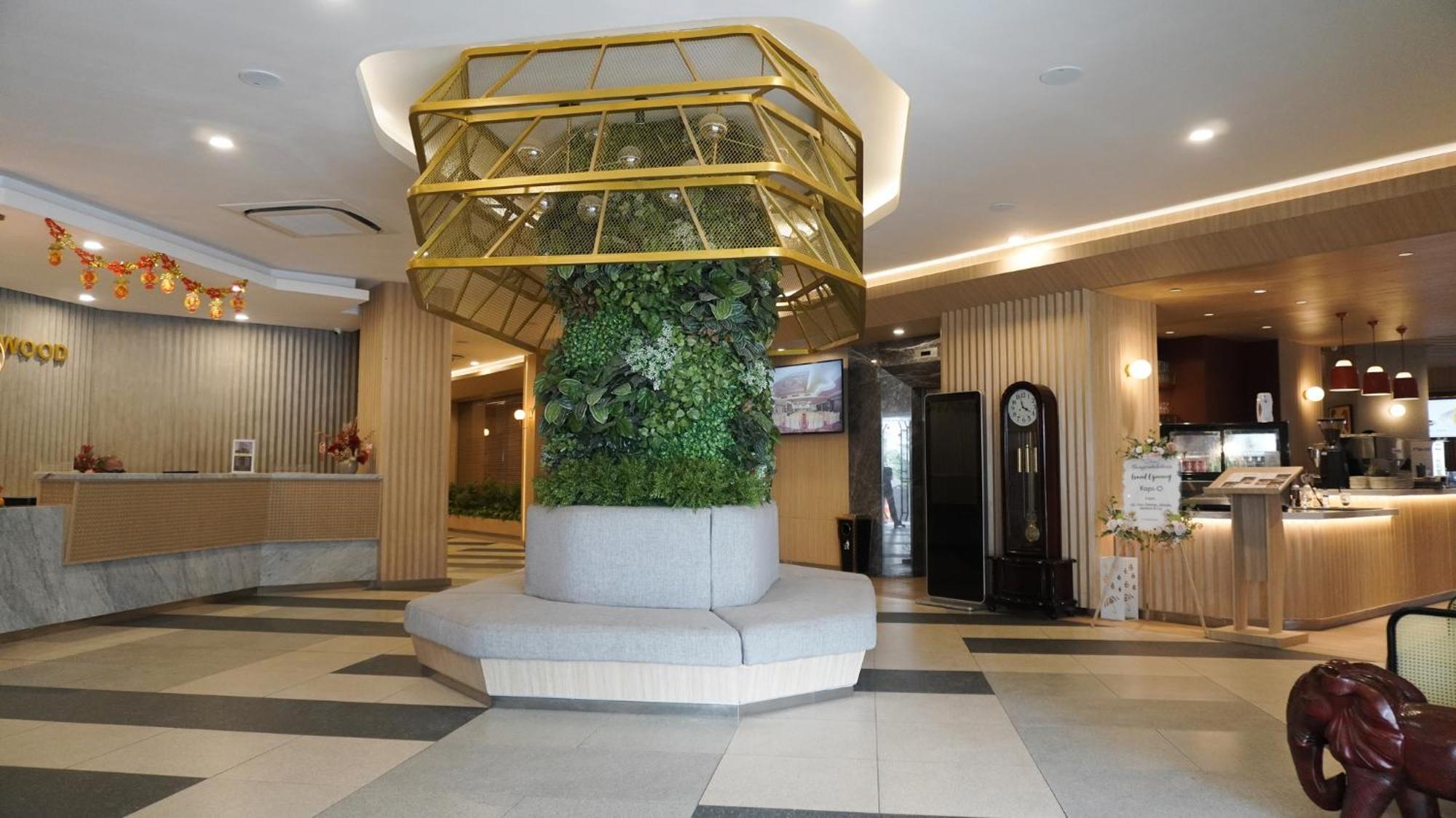 Hotel New Hollywood 3*