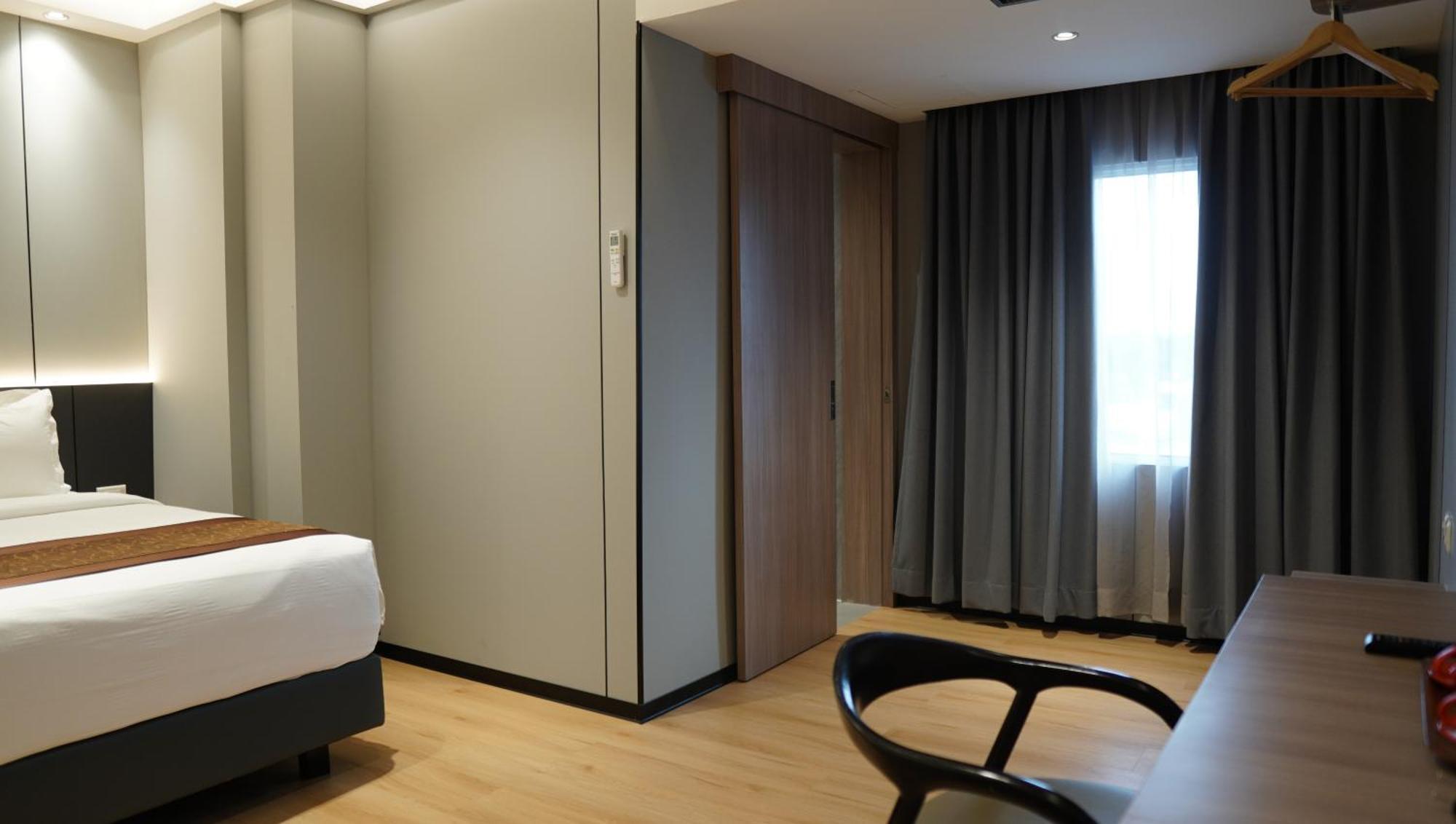 Hotel New Hollywood
